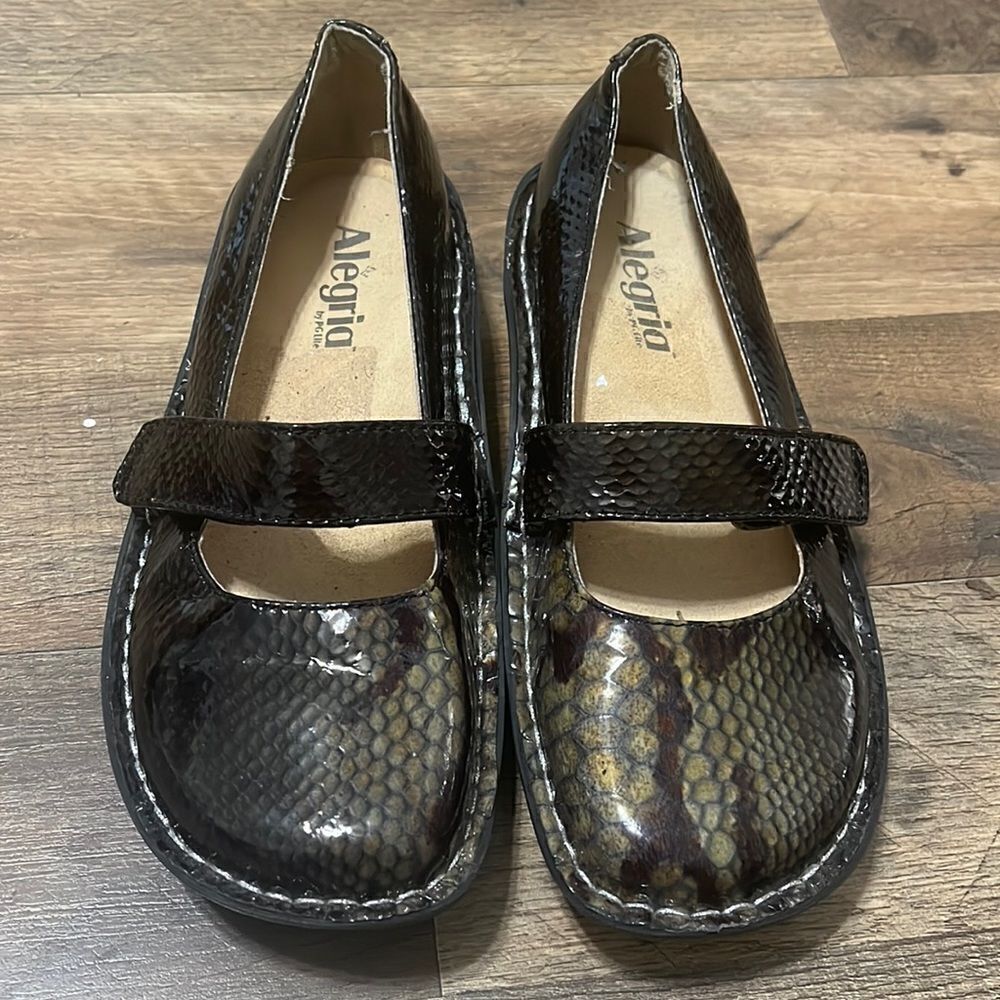 ALEGRIA SIZE 36- 6.5 WOMEN'S GREEN-BLACK ANIMAL PRINT MARY JANE SHOES - Picture 1 of 6